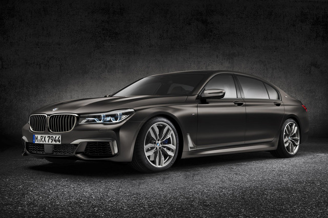 BMW M770Li